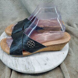 UGG Shoes Womens Size 9 Black Leather Lyra Cross Strap Wedge Sandals